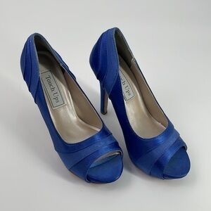 UEC Touch Up blue satin lay form heels size 5 no box